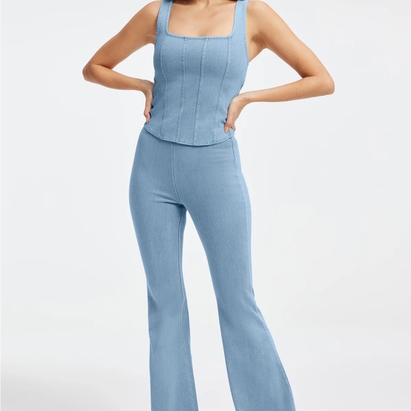 Good American Pull-on Flare Soft Sculpt Light Blue / Indigo Jean - Picture 2 of 5